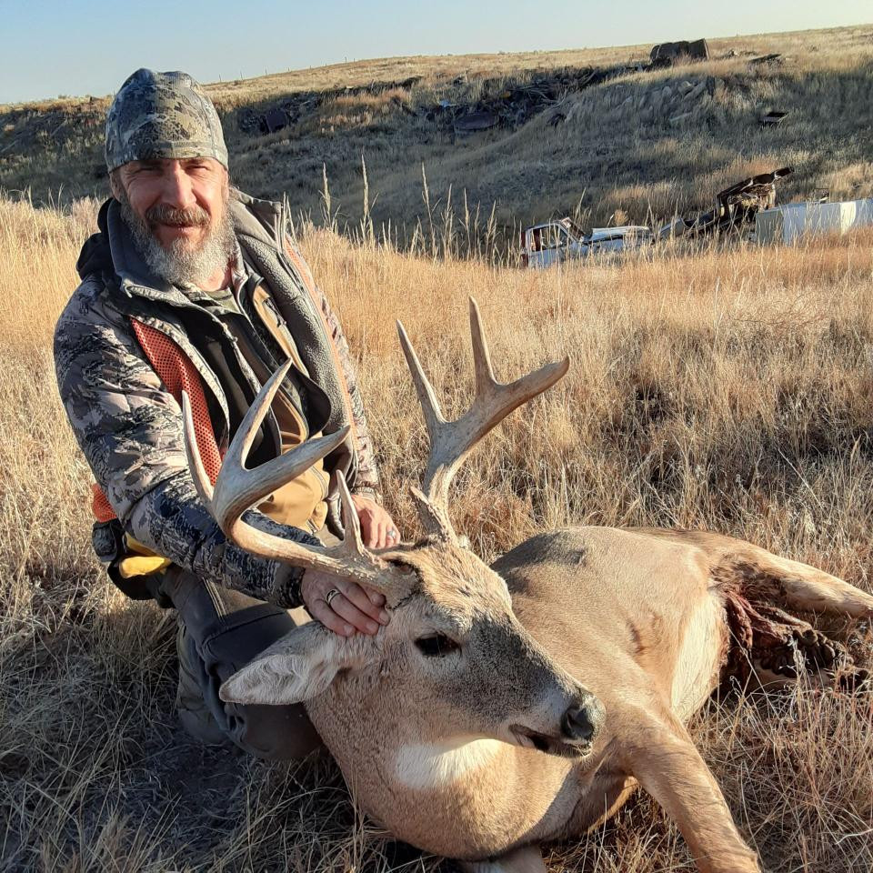 White Tail | Powder Morning Hunting Company  2021 Deer Rut In Missouri