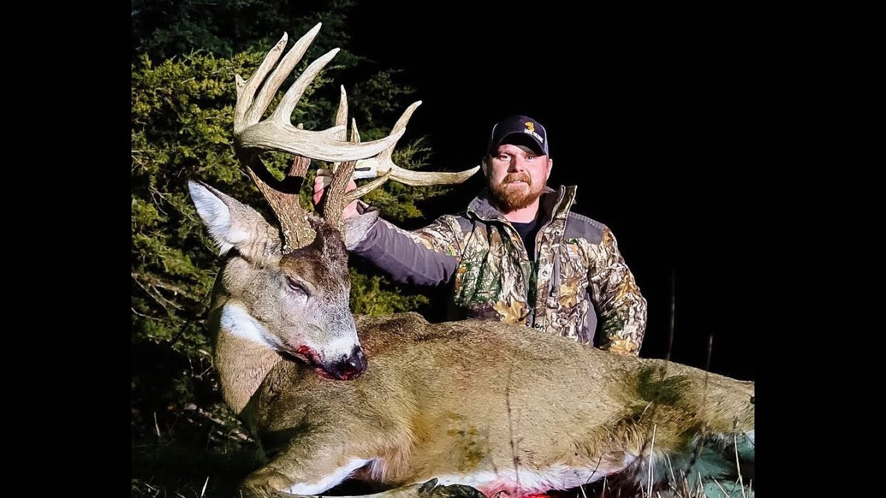 Massive Iowa Deer - Iowa Late Muzzleloader Deer - &quot;The  Iowa Deer Season 2021 Forcast